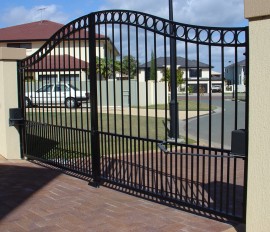 6 Benefits of Automatic Gates for Your Driveway: Safety, Security, Privacy