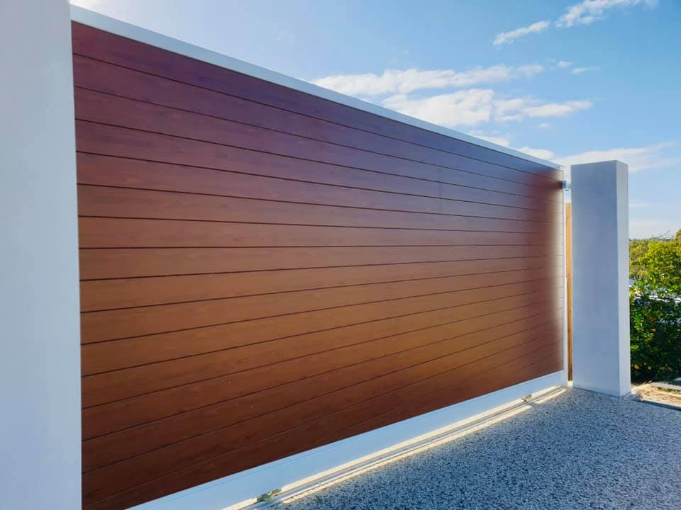 Timber-Look Gates: Aesthetic Elegance, Practical Benefits Brisbane